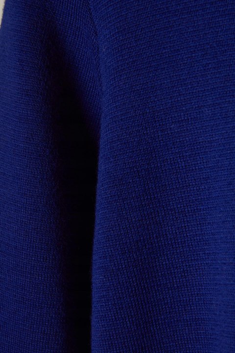 MAERZ MUENCHEN niebanalny sweter mięciutka wełna kobaltowy kolor 42