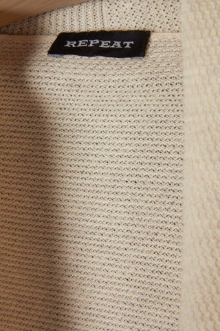 REPEAT wyjątkowy sweter narzutka bawełna kremowy kolor 38