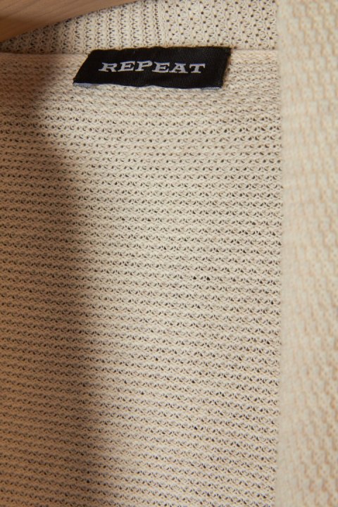 REPEAT wyjątkowy sweter narzutka bawełna kremowy kolor 38