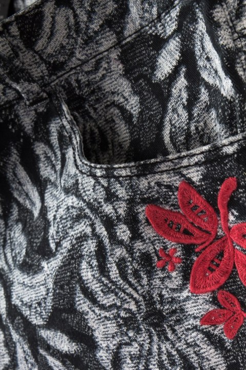 H&M -fantastyczne spodenki szorty z haftem- 40