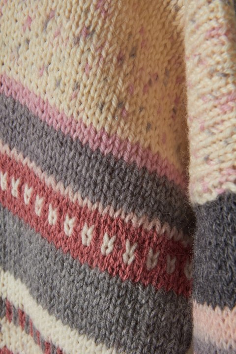 Ponadczasowy sweter wełna rękodzieło pastelowe kolory M/L