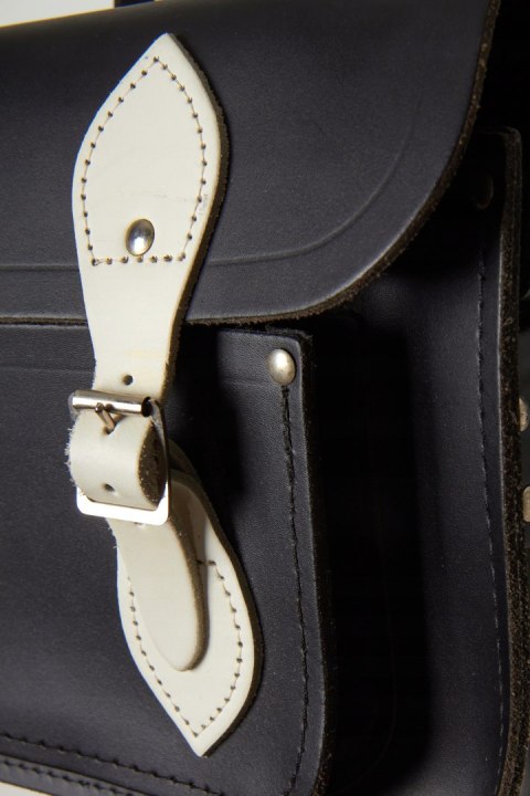 THE CAMBRIDGE SATCHEL COMPANY torebka skórzana monochromatyczna matowa