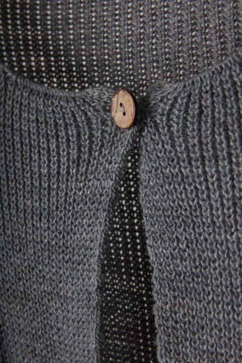 Wyjątkowy włoski sweter szarpane brzegi - L