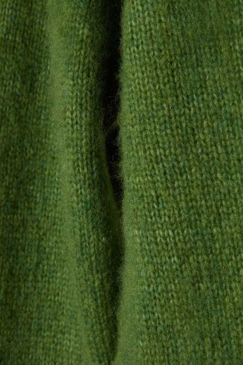 NN.07 nieziemsko mięciutki sweter wełna merynosa piękna zieleń M