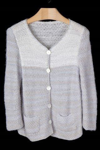 Niespotykanie mięciutki puszysty sweter angora - M/L