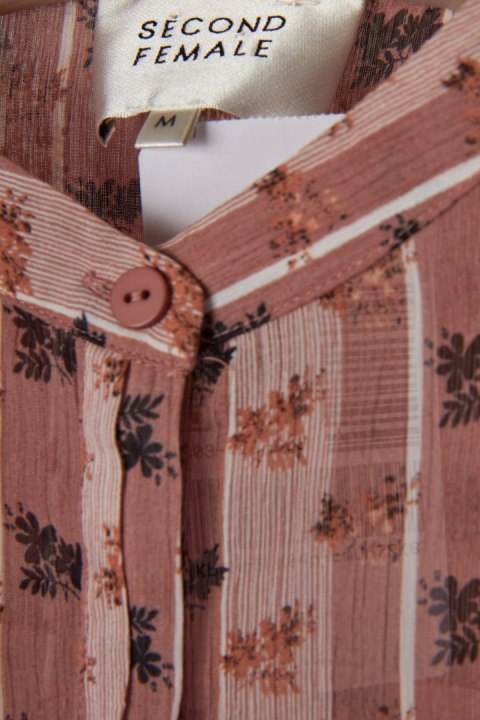SECOND FEMALE - delikatna bluzka rozpinana pąsowy kolor - M