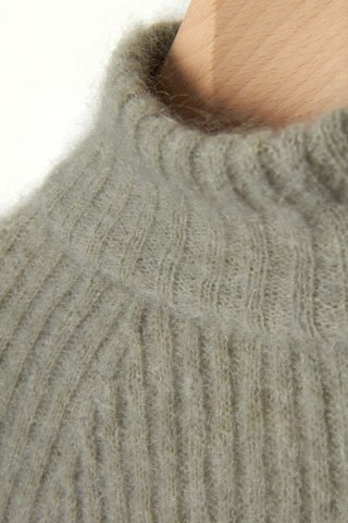 H&M nietuzinkowy sweter szałwiowa zieleń mohair wool blend S