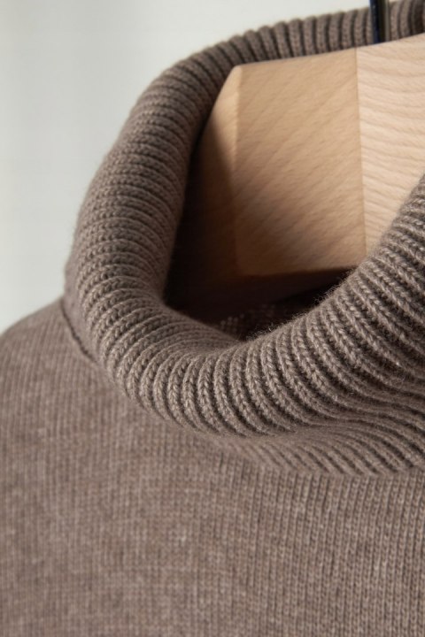 ARNE wyjątkowy sweter z domieszką wełny kakaowy kolor oversize S/M