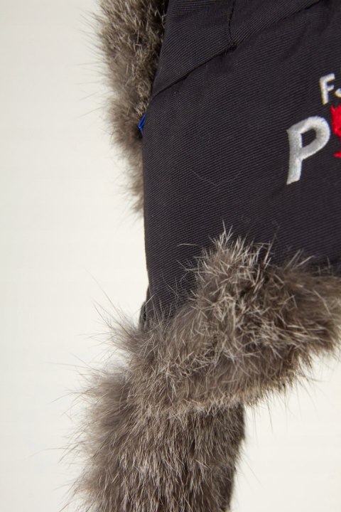 FJALLRAVEN POLAR ciepła mięciutka czapka z naturalnym futerkiem królika M